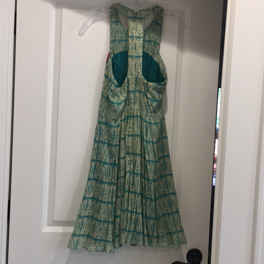 Dress - Picture 3 of 4